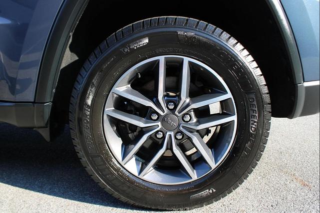 Photo of 2019 Slate Blue Pearlcoat Jeep Grand Cherokee