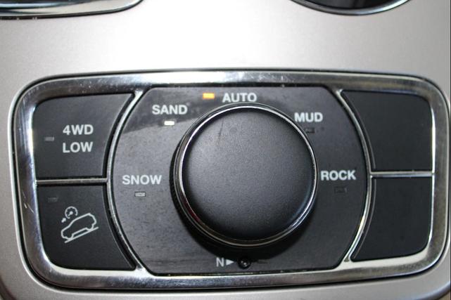 Photo of 2019 Slate Blue Pearlcoat Jeep Grand Cherokee