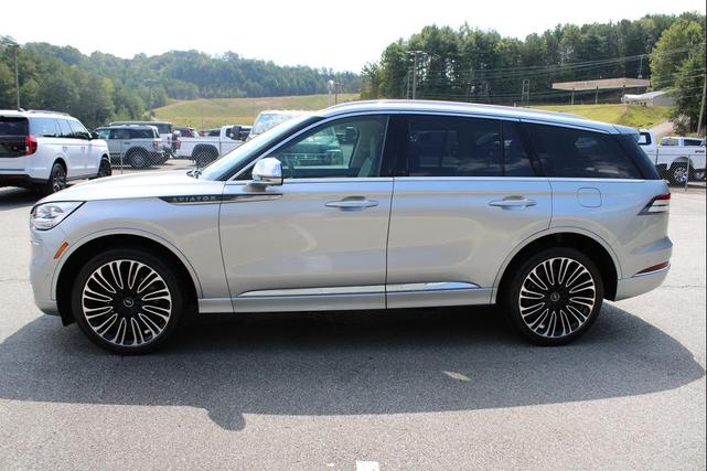 Photo of 2021 Silver Radiance Lincoln Aviator