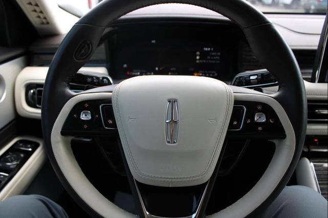 Photo of 2021 Silver Radiance Lincoln Aviator