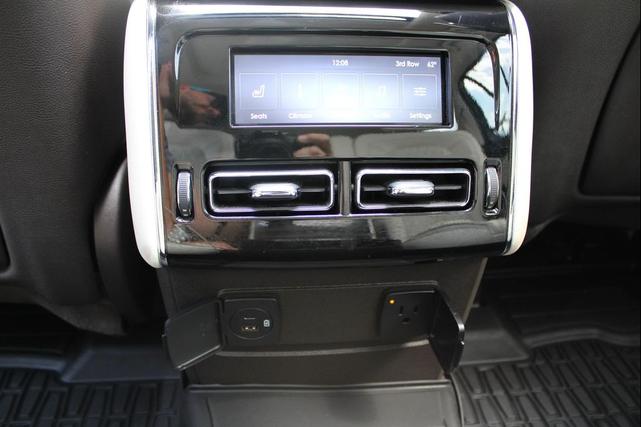 Photo of 2021 Silver Radiance Lincoln Aviator
