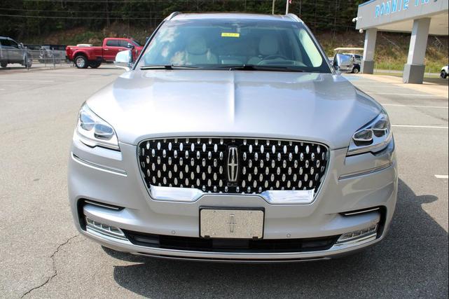 Photo of 2021 Silver Radiance Lincoln Aviator