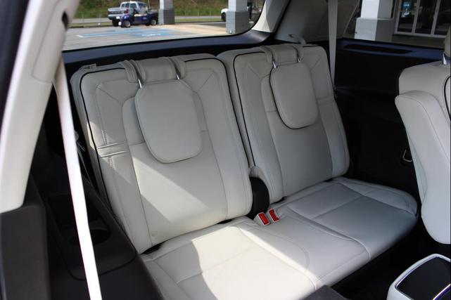 Photo of 2021 Silver Radiance Lincoln Aviator
