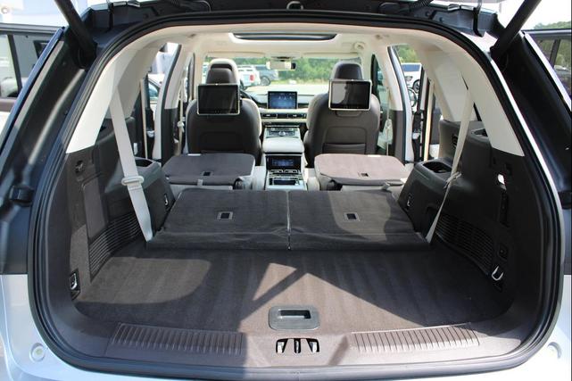 Photo of 2021 Silver Radiance Lincoln Aviator