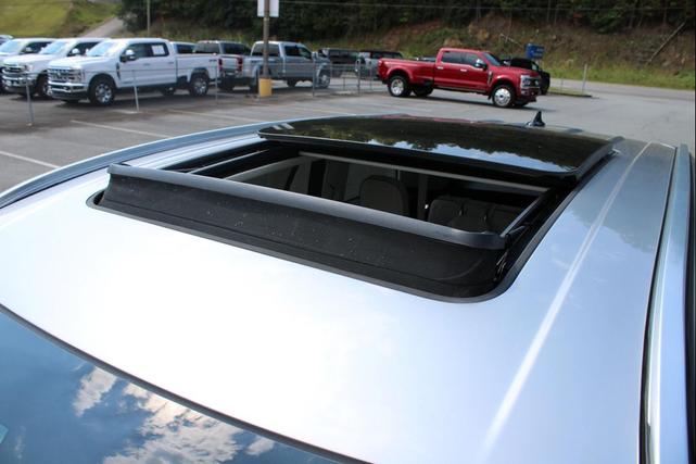 Photo of 2021 Silver Radiance Lincoln Aviator