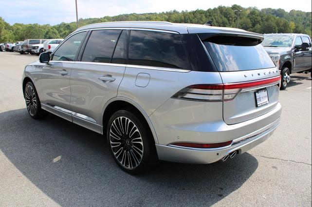 Photo of 2021 Silver Radiance Lincoln Aviator