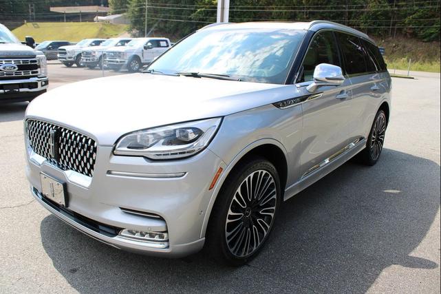 Photo of 2021 Silver Radiance Lincoln Aviator