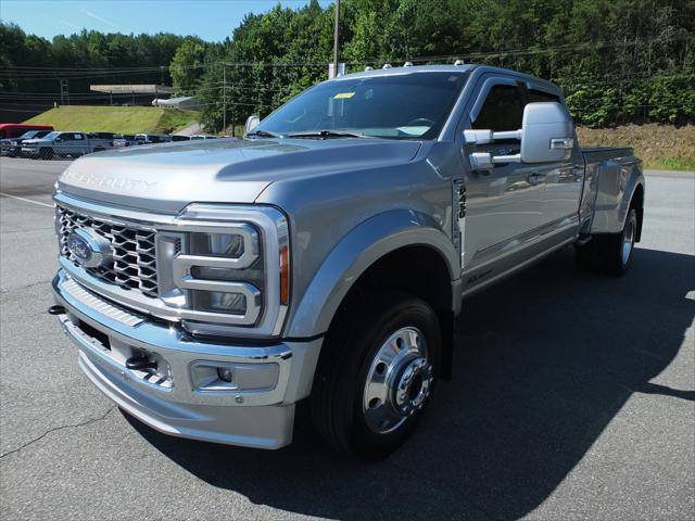 Photo of 2023 Silver Metallic Ford F-450