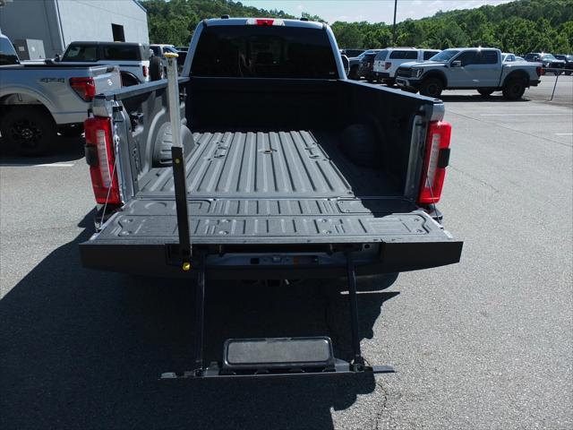 Photo of 2023 Silver Metallic Ford F-450