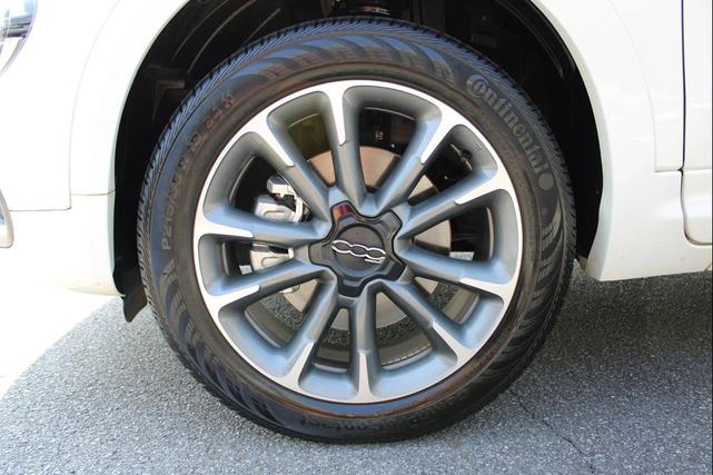 Photo of 2023 Bianco Gelato (White Clearcoat) FIAT 500X