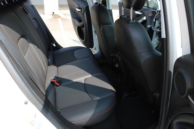 Photo of 2023 Bianco Gelato (White Clearcoat) FIAT 500X