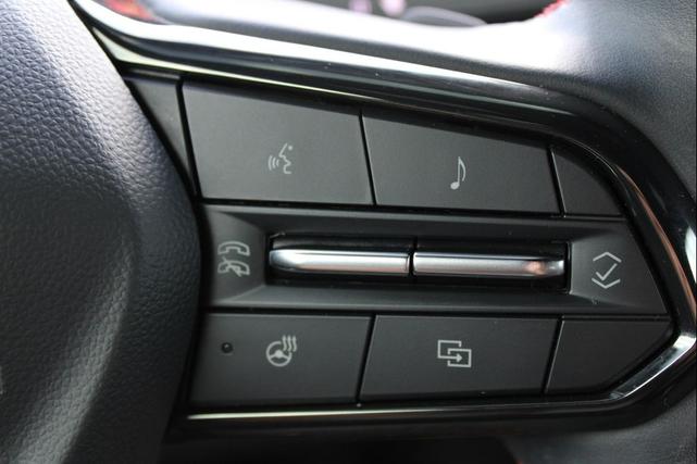 Photo of 2024 Iridescent Pearl Tricoat Chevrolet Traverse