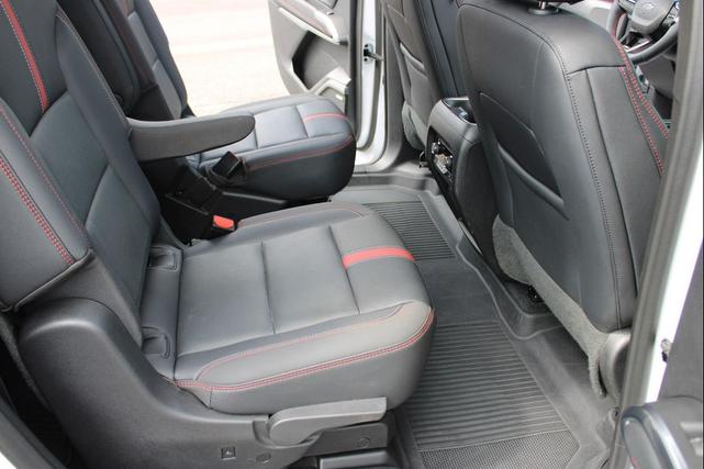 Photo of 2024 Iridescent Pearl Tricoat Chevrolet Traverse