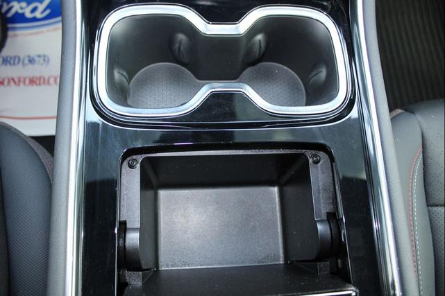 Photo of 2024 Iridescent Pearl Tricoat Chevrolet Traverse