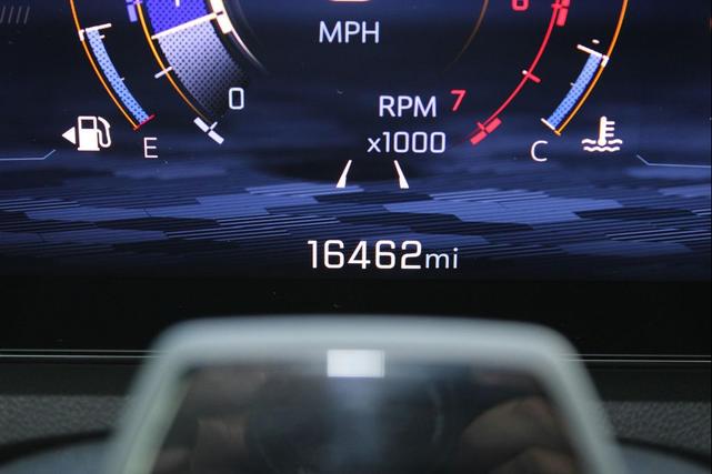 Photo of 2024 Iridescent Pearl Tricoat Chevrolet Traverse