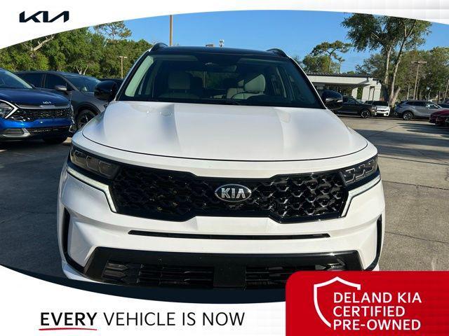 Photo of 2021 Glacial White Pearl Kia Sorento