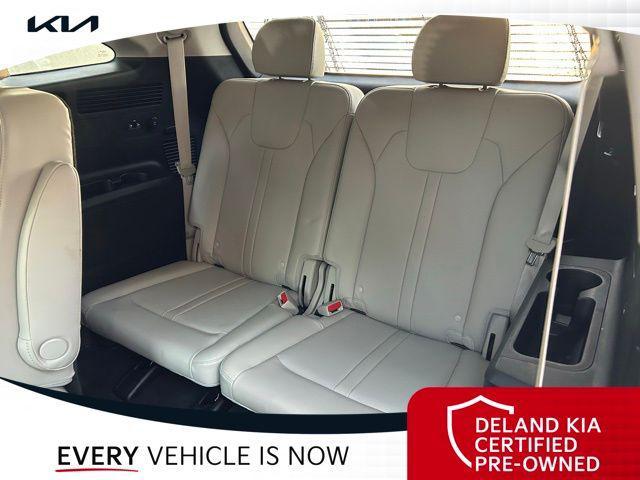Photo of 2021 Glacial White Pearl Kia Sorento
