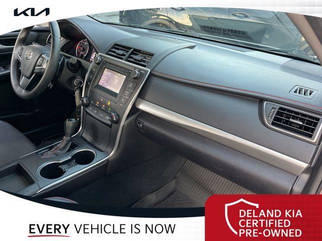 Photo of 2017 Predawn Gray Mica Toyota Camry