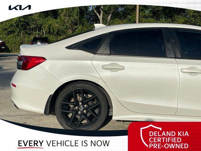 Photo of 2022 Platinum White Pearl Honda Civic