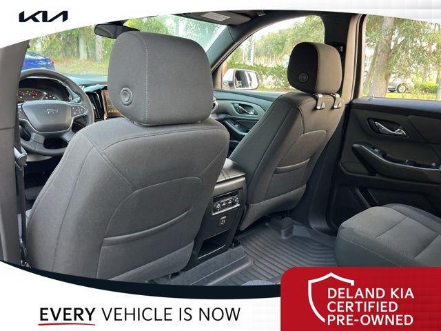 Photo of 2024 Summit White Chevrolet Traverse