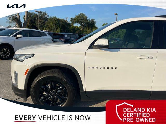 Photo of 2024 Summit White Chevrolet Traverse