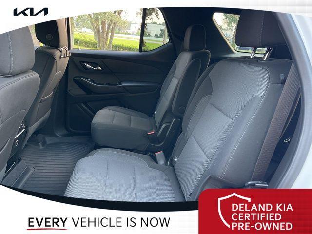 Photo of 2024 Summit White Chevrolet Traverse