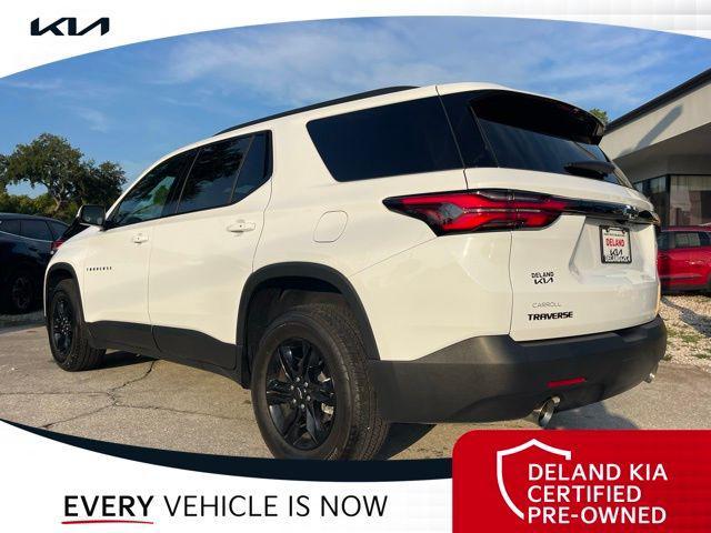 Photo of 2024 Summit White Chevrolet Traverse