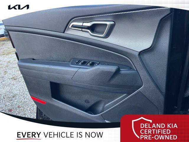 Photo of 2025 Fusion Black Kia Sportage Hybrid