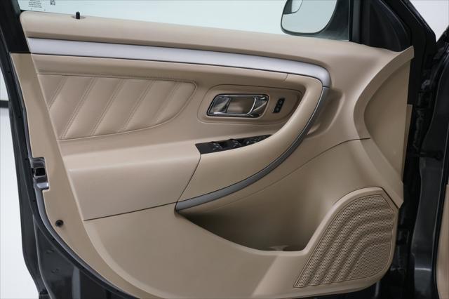 Photo of 2018 Magnetic Metallic Ford Taurus