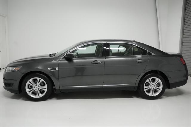Photo of 2018 Magnetic Metallic Ford Taurus