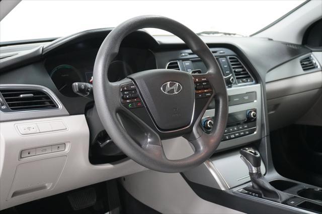 Photo of 2016 Diamond White Pearl Hyundai SONATA Hybrid