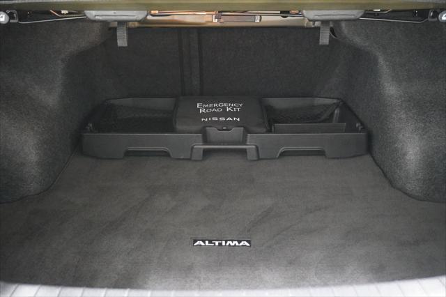 Photo of 2022 Gun Metallic Nissan Altima