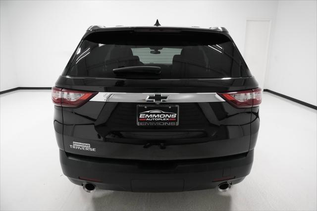 Photo of 2020 Mosaic Black Metallic Chevrolet Traverse