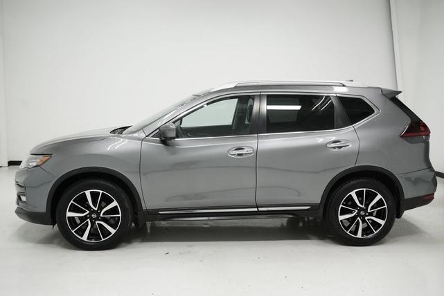 Photo of 2018 Gun Metallic Nissan Rogue