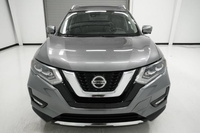 Photo of 2018 Gun Metallic Nissan Rogue