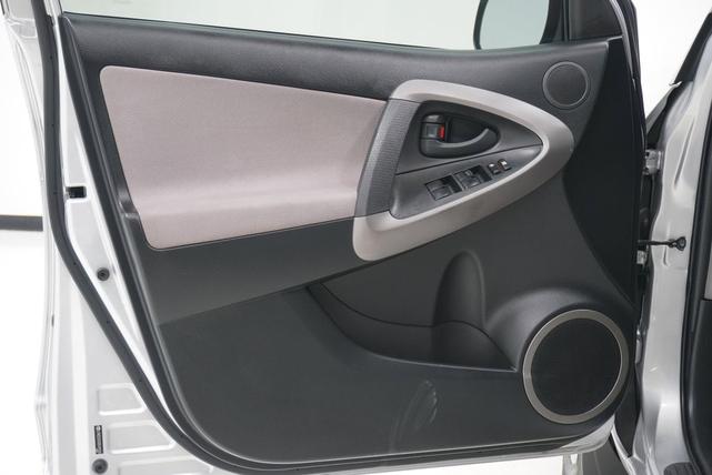 Photo of 2008 Classic Silver Metallic Toyota RAV4