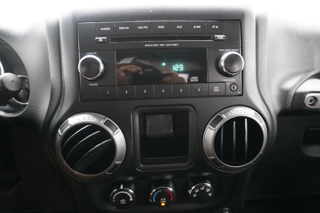 Photo of 2018 Bright White Clearcoat Jeep Wrangler JK