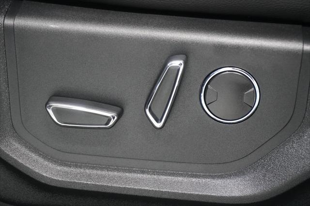 Photo of 2018 Oxford White Ford F-250