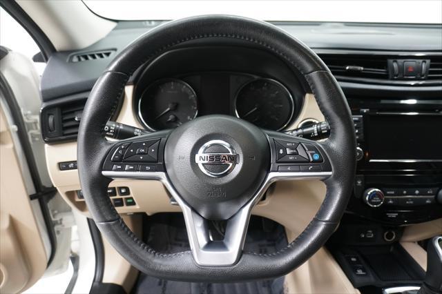 Photo of 2019 Pearl White Tricoat Nissan Rogue