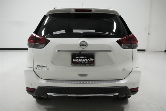 Photo of 2019 Pearl White Tricoat Nissan Rogue