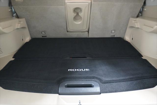 Photo of 2019 Pearl White Tricoat Nissan Rogue