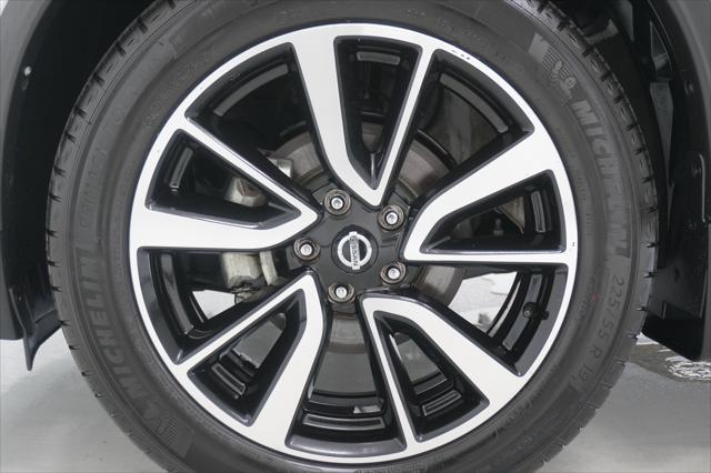 Photo of 2019 Pearl White Tricoat Nissan Rogue