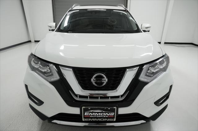 Photo of 2019 Pearl White Tricoat Nissan Rogue