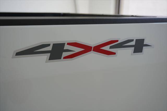 Photo of 2022 Summit White Chevrolet Colorado