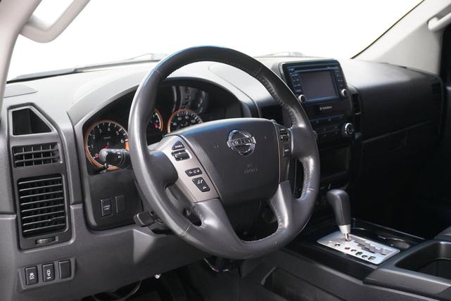 Photo of 2015 Brilliant Silver Nissan Titan