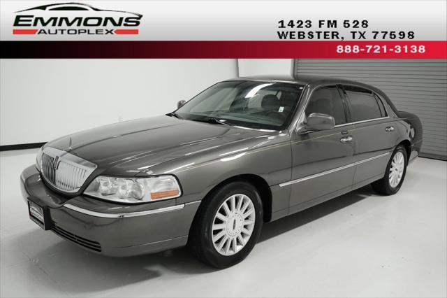 2004 Lincoln Town Car