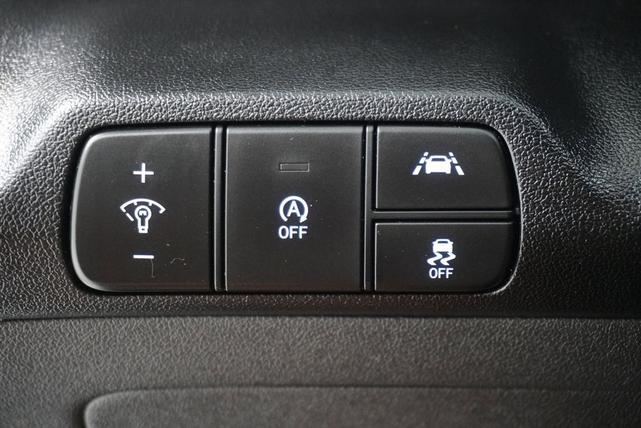 Photo of 2021 Shimmering Silver Pearl Hyundai ELANTRA