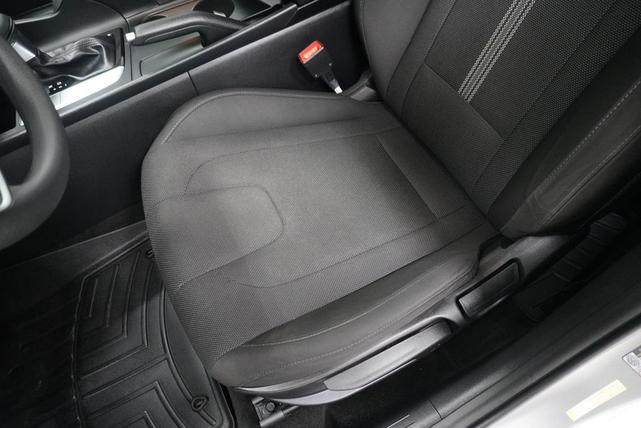 Photo of 2021 Shimmering Silver Pearl Hyundai ELANTRA