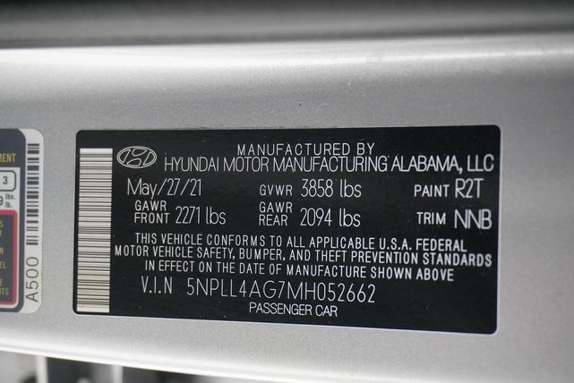 Photo of 2021 Shimmering Silver Pearl Hyundai ELANTRA