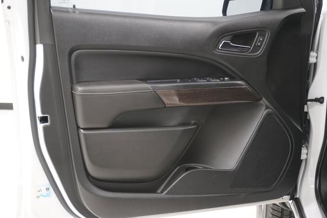 Photo of 2019 Summit White GMC Canyon